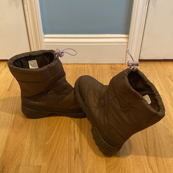 The North Face 600g Winter Boots, Size 5 - Picture 3 of 11